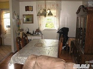 4th image of 101 Herbert Ave
