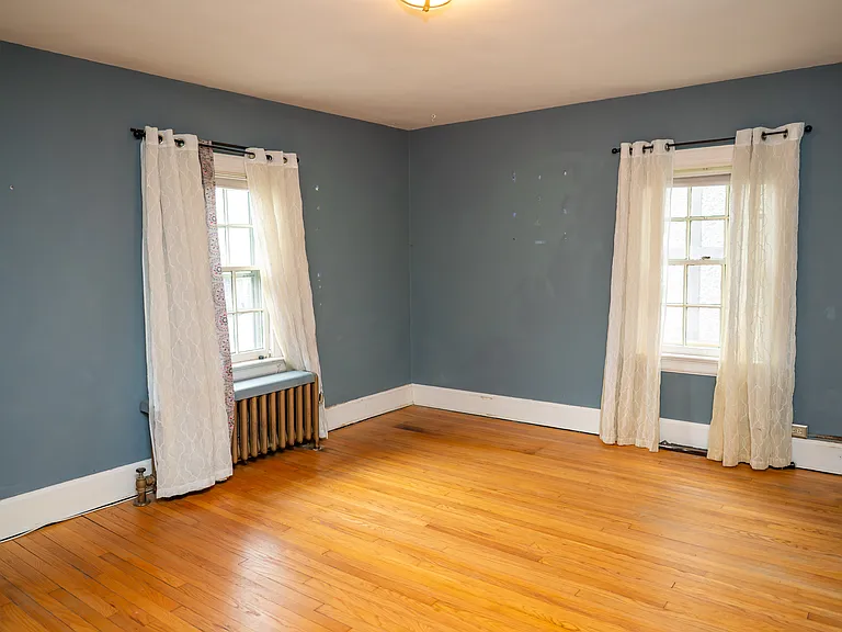 1347 Union St — Photo 11