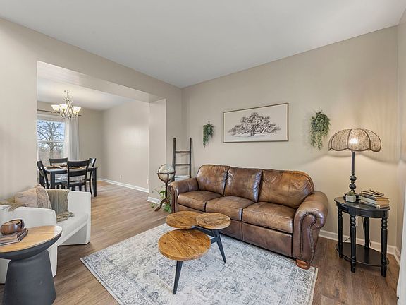 3rd image of 2450 Rockport Rd