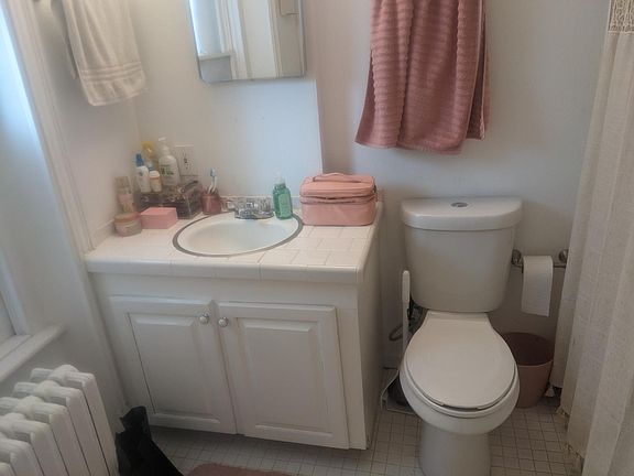 5th image of 422 Pembroke Ave APT 1
