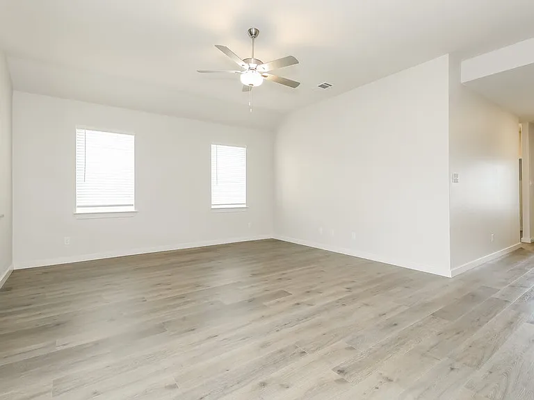 1508 Harvester Dr — Photo 5