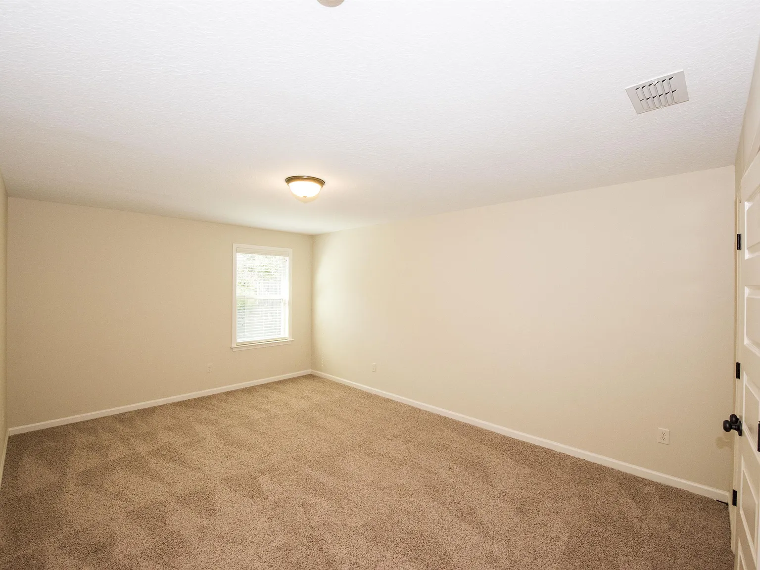 1177 Weatherford Street - NA — Photo 3