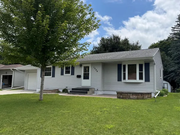 1004 Poplar Ave, Marshall, MN 56258