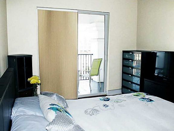 5th image of 10 Aragon Ave Suite 711
