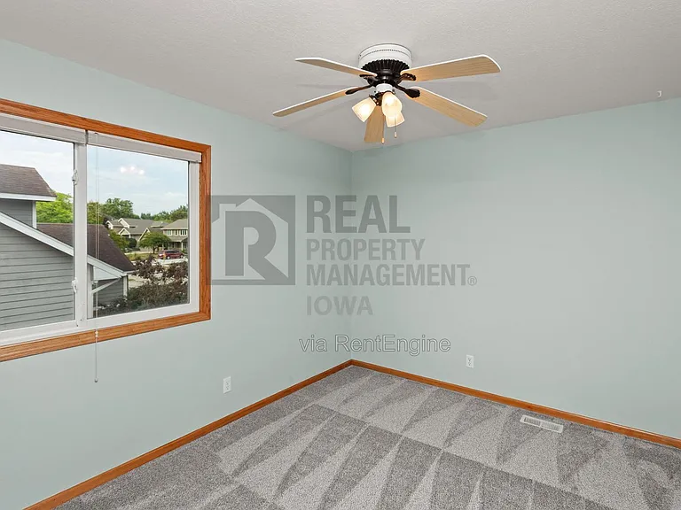 8912 Highland Oaks Dr — Photo 23