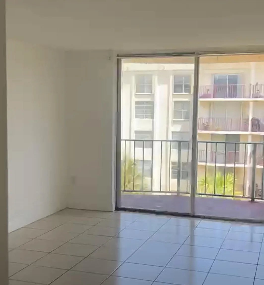 1 bed, 696 sqft, $1,775 — Photo 3