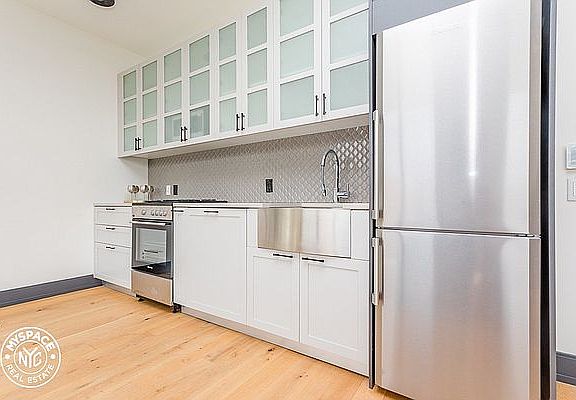 4th image of 10 Montieth St #763