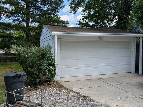 4th image of 2562 Ivanhoe Dr