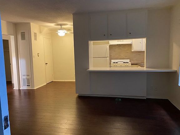2nd image of 1335 N Detroit St #111