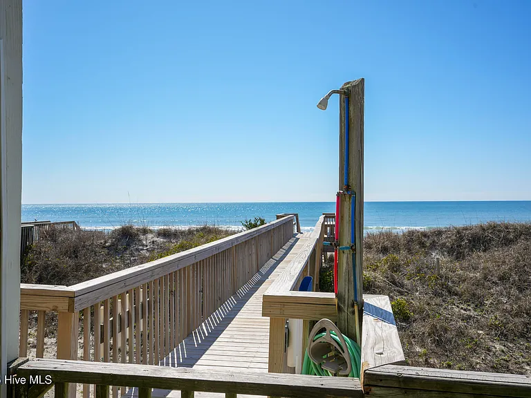 3994 Island Dr — Photo 23