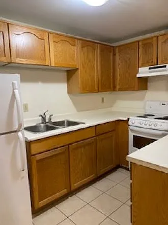 2 bed, 745 sqft, $2,500 — Photo 2