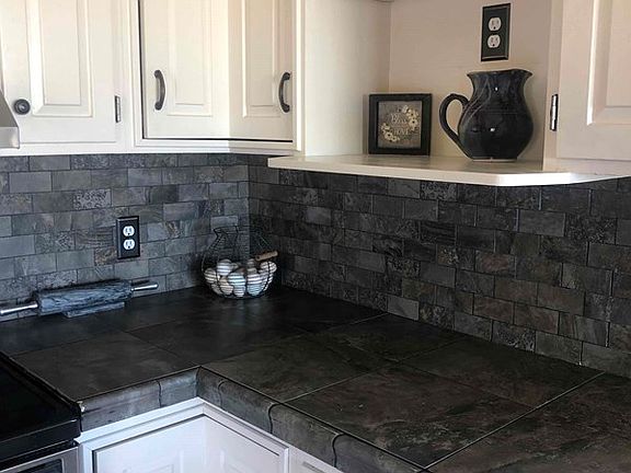 3rd image of 10 Shiloh Ln