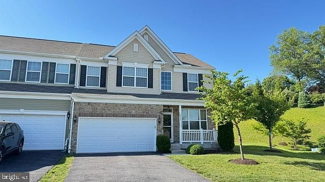 1st image of 118 Greenvale Mews Dr #24