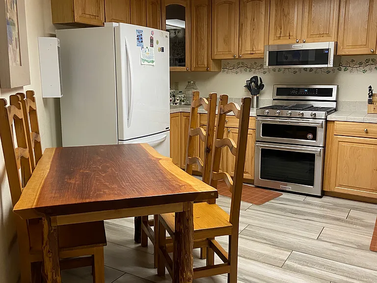13455 Moraine Rd — Photo 4