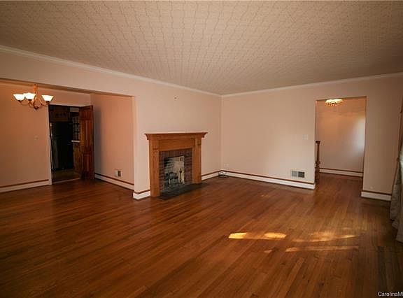 4th image of 1407 Florida St
