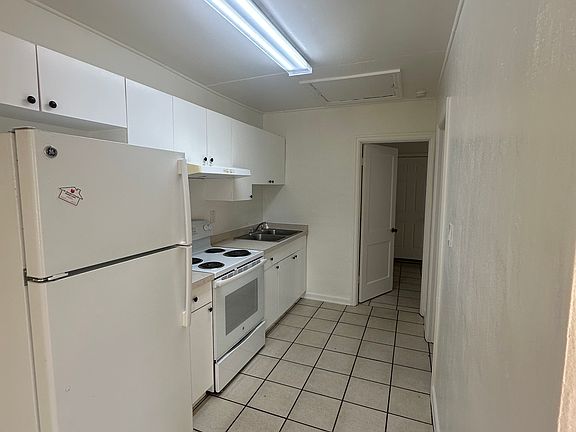 4th image of 96 Ridge Ave #96