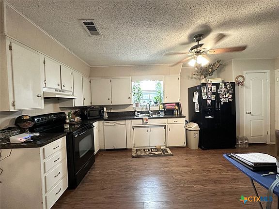 2nd image of 112 Gateway Cir