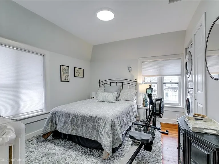 569 Spring St #2 — Photo 18