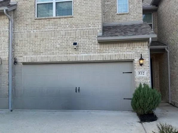 532 Hutchinson Ln, Lewisville, TX 75077