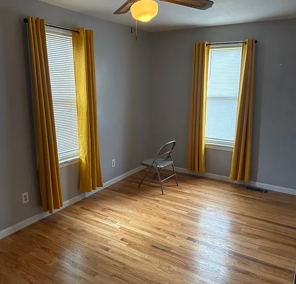 1820 Spencer Ave — Photo 3