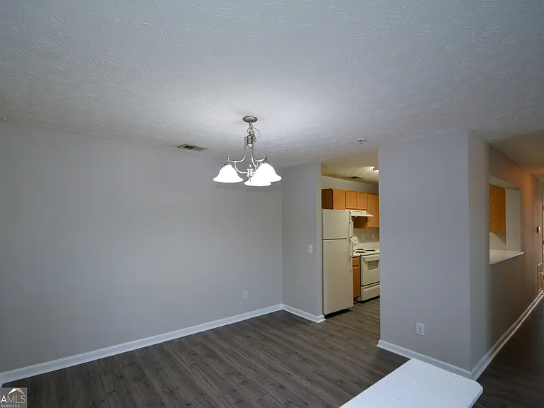 7302 Fairington Village Dr — Photo 11