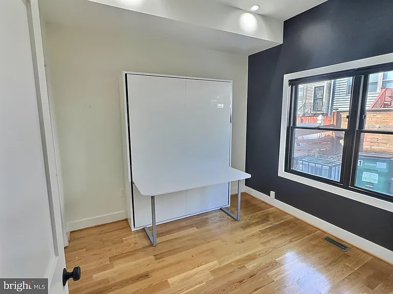1420 Staples St NE #1 — Photo 13