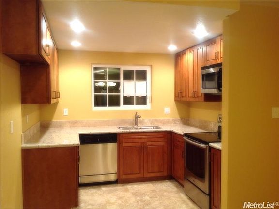 3rd image of 351 Birchwood St