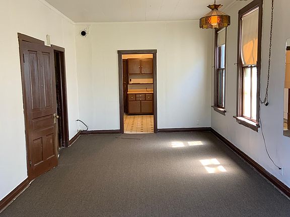 3rd image of 3409 N Bosworth Ave #2