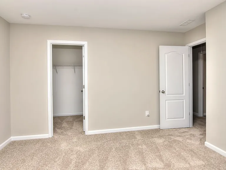 1036 Easley St — Photo 11