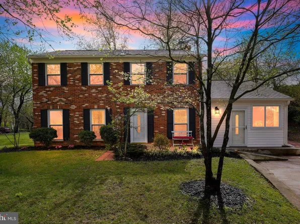 805 Mosby Hollow Dr, Herndon, VA 20170