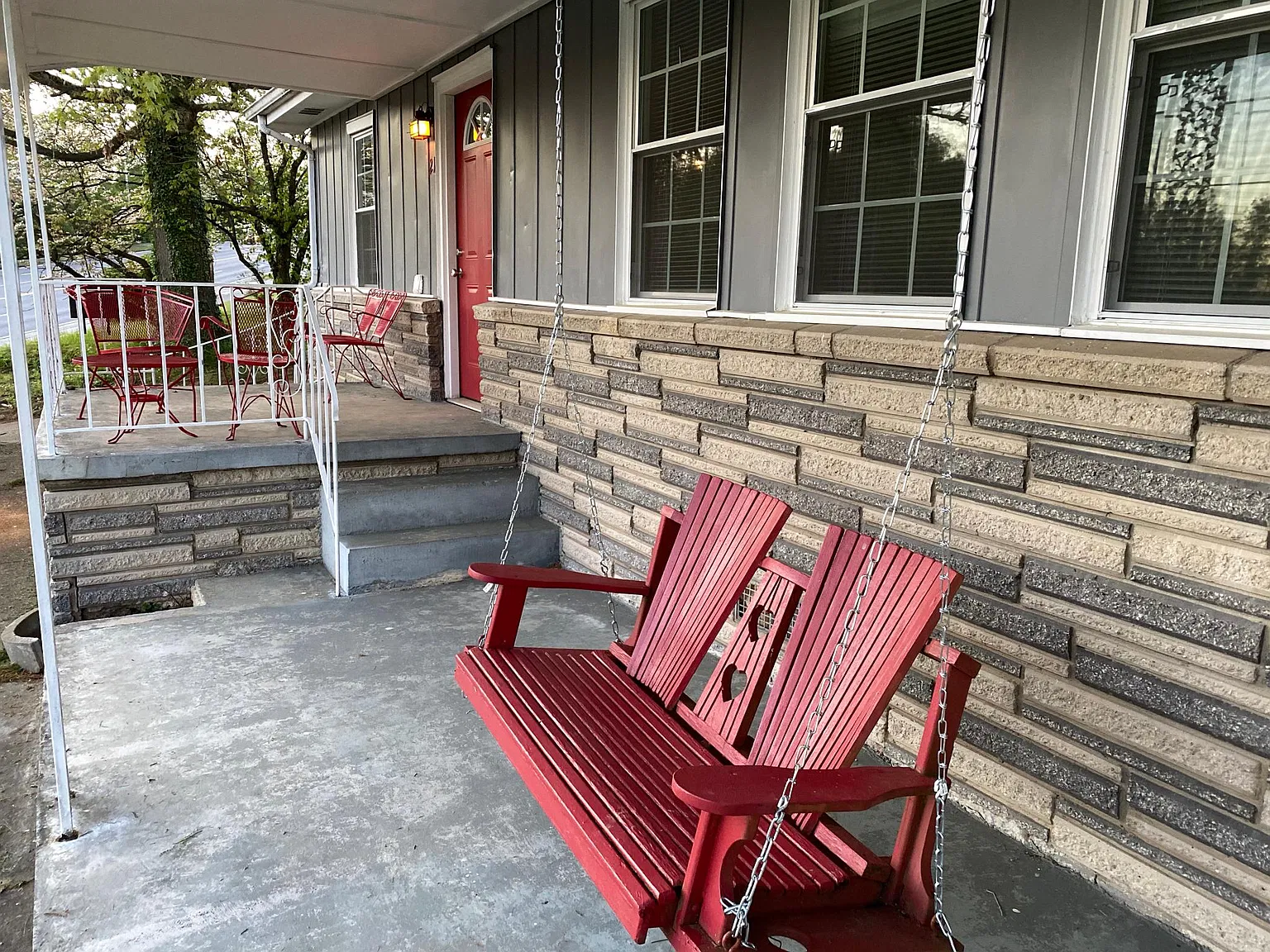 208 N Illinois Ave — Photo 3