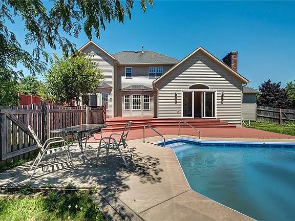 2nd image of 3289 Greenleafe Dr