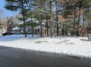 4 Blueberry Meadow Dr, Sutton, MA 01590