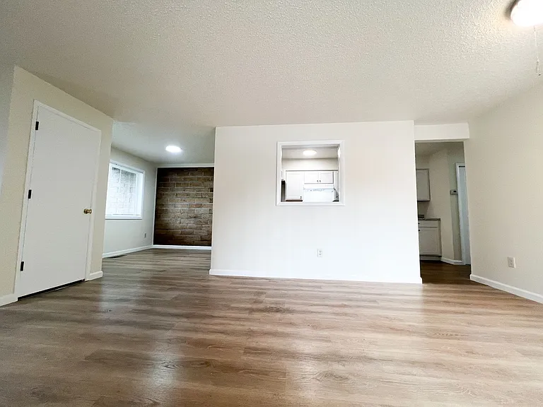 4195 Bristol Ct — Photo 5