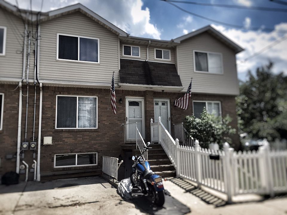 1st image of 3910 Victory Blvd
