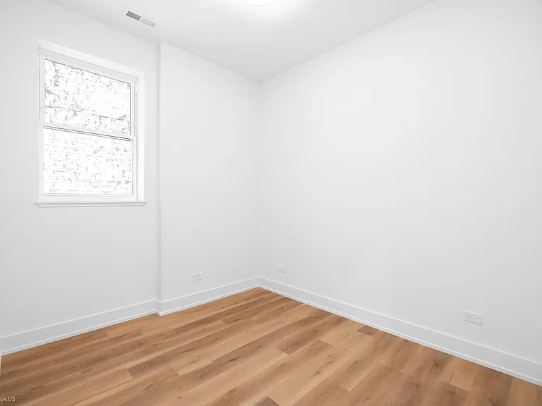 2113 N Kenmore Ave #G — Photo 18