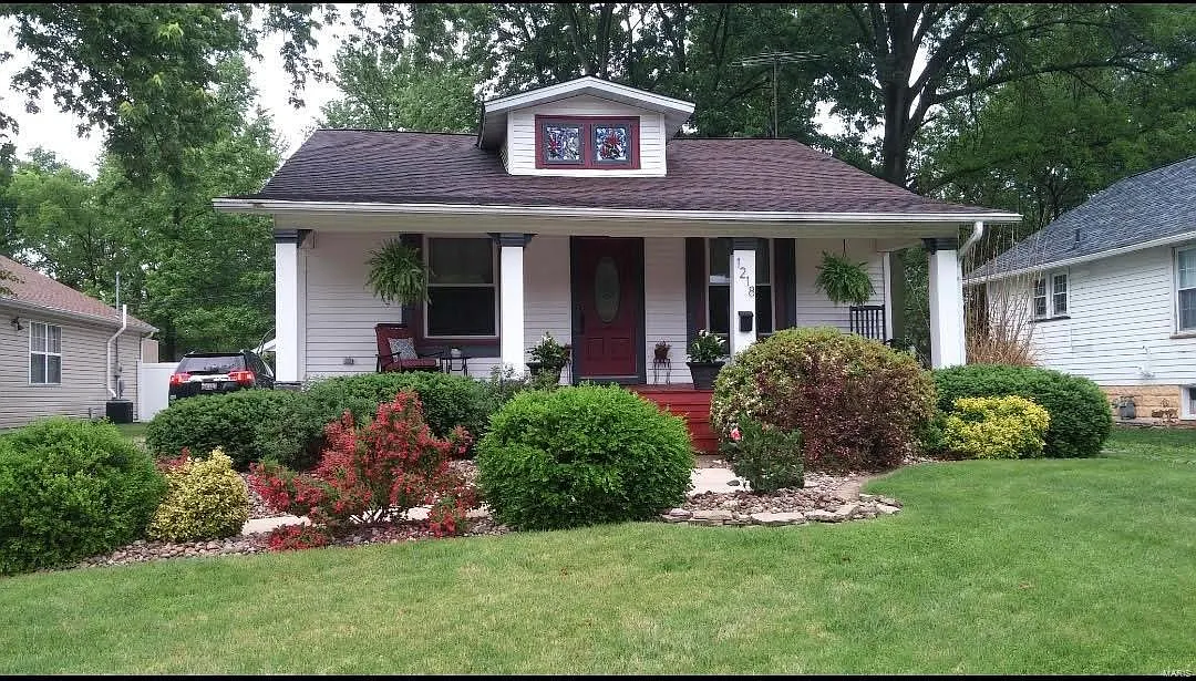 1218 Oakland Ave photo 1