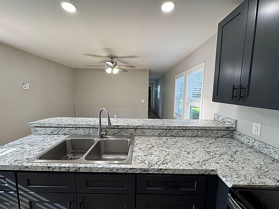 4th image of 1101 Davis St NE #8