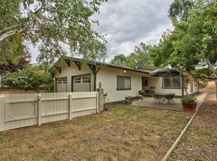 8986 Oak Rd, Salinas, CA 93907