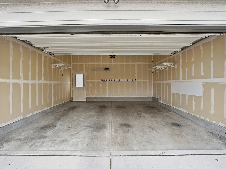 1518 N Newton St — Photo 44