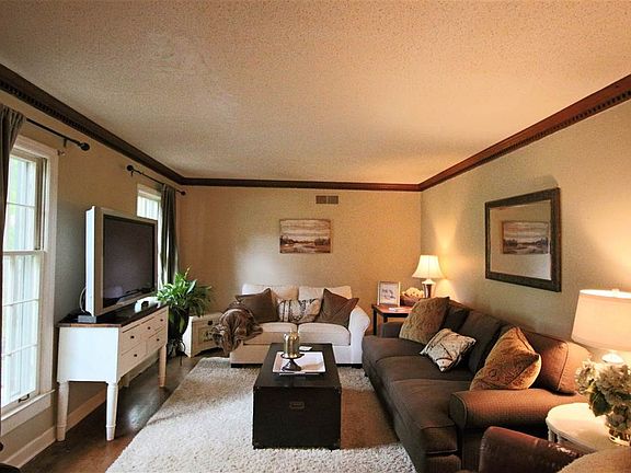5th image of 2256 Thornwood Ln