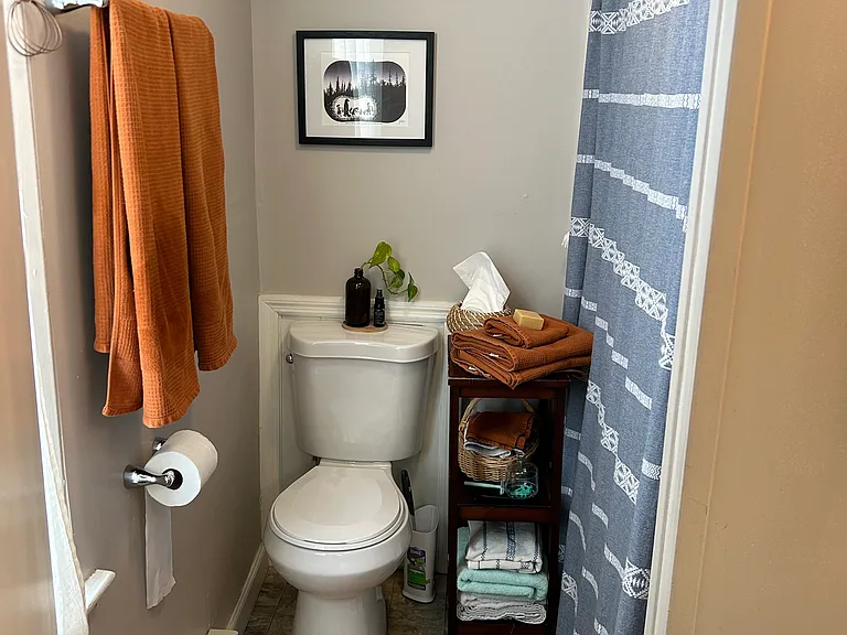 23 N Poplar St #101 — Photo 13
