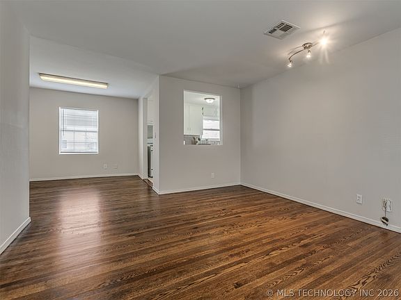 5th image of 243 NE Elmhurst Ave