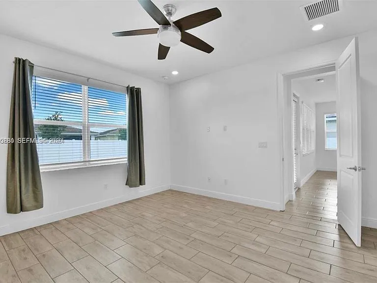4110 Bonita Way — Photo 11