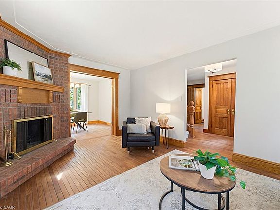 5th image of 36 Jane St