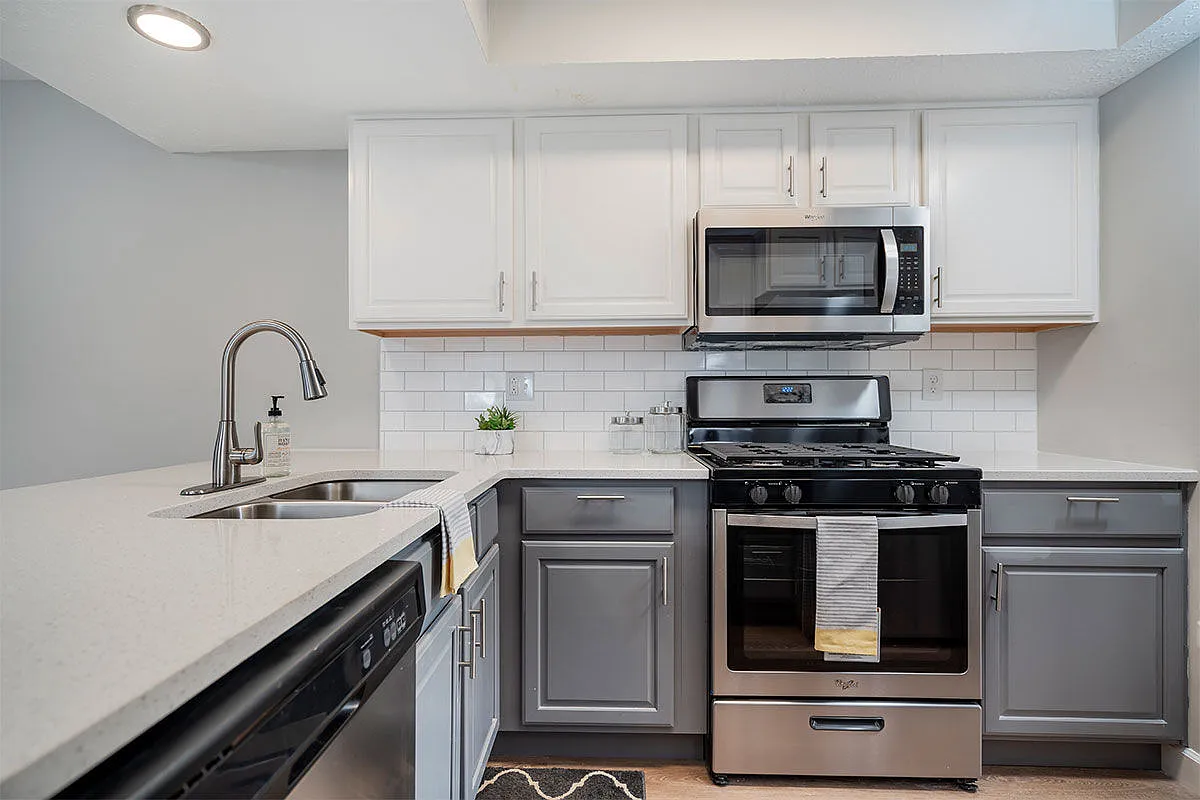 Mason Row Townhomes — Photo 2
