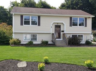 35 Western Ave, Rochester, NH 03867