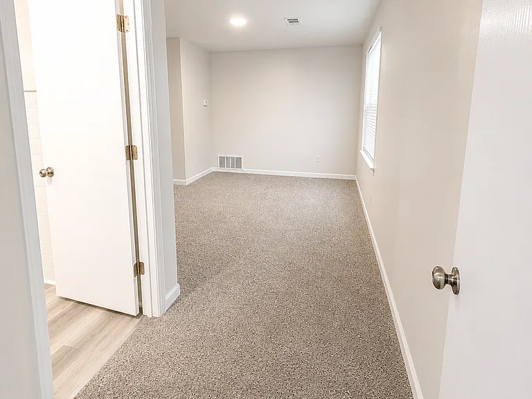 1915 Green Valley Dr — Photo 11