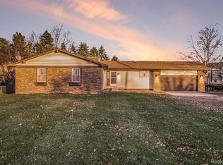 1308 N Bridge St, Linden, MI