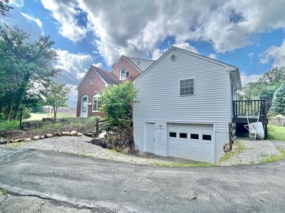 826 Red Ln, Salem, VA, 24153
